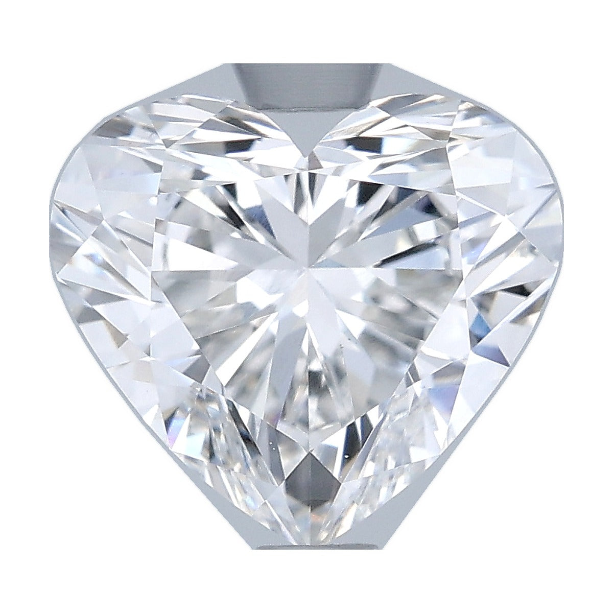 2.04 ct heart lab-grown diamond, F color, VVS2 clarity, IGI certified, still from its 360° video