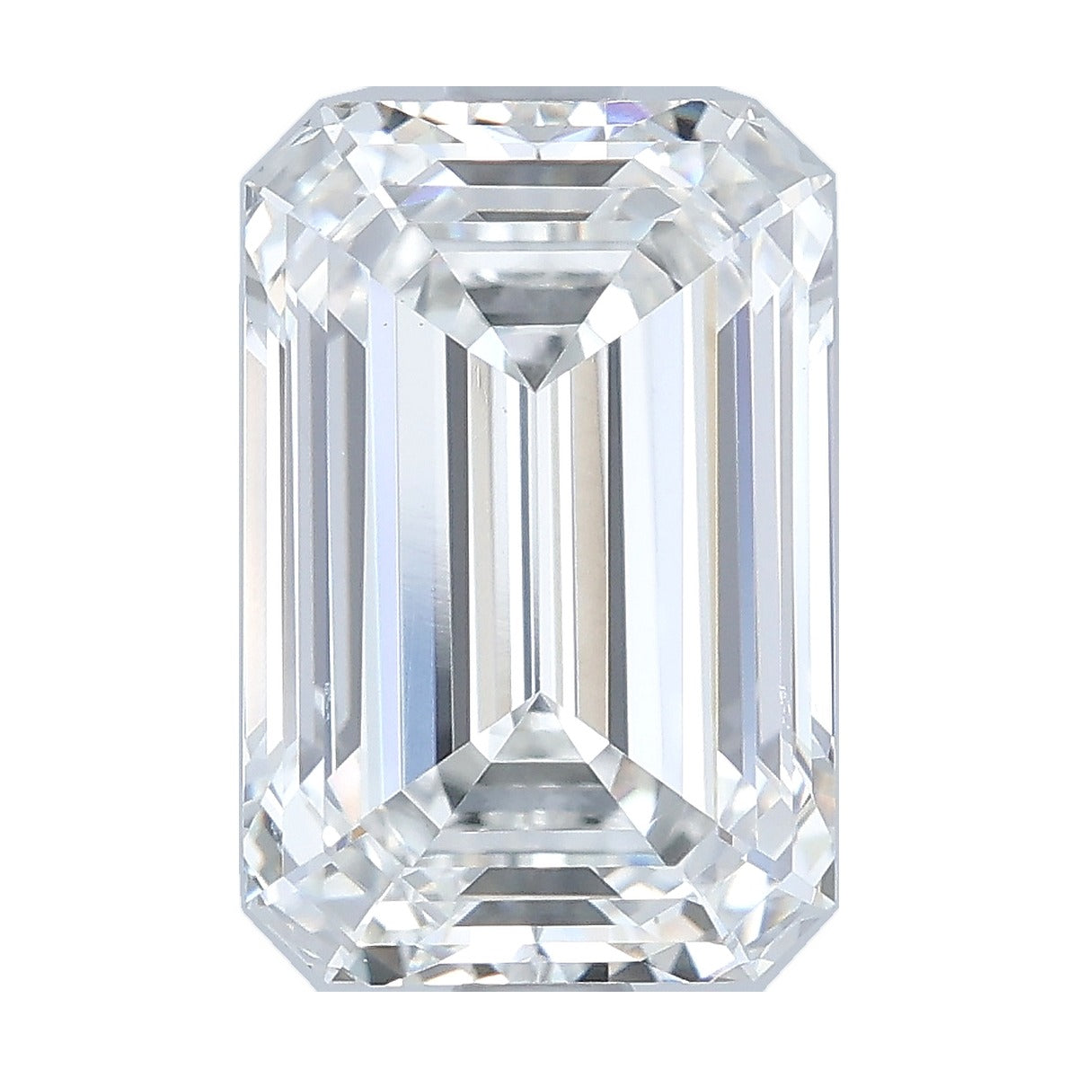 2.57 ct emerald lab-grown diamond, F color, VS1 clarity, IGI certified, still from its 360° video