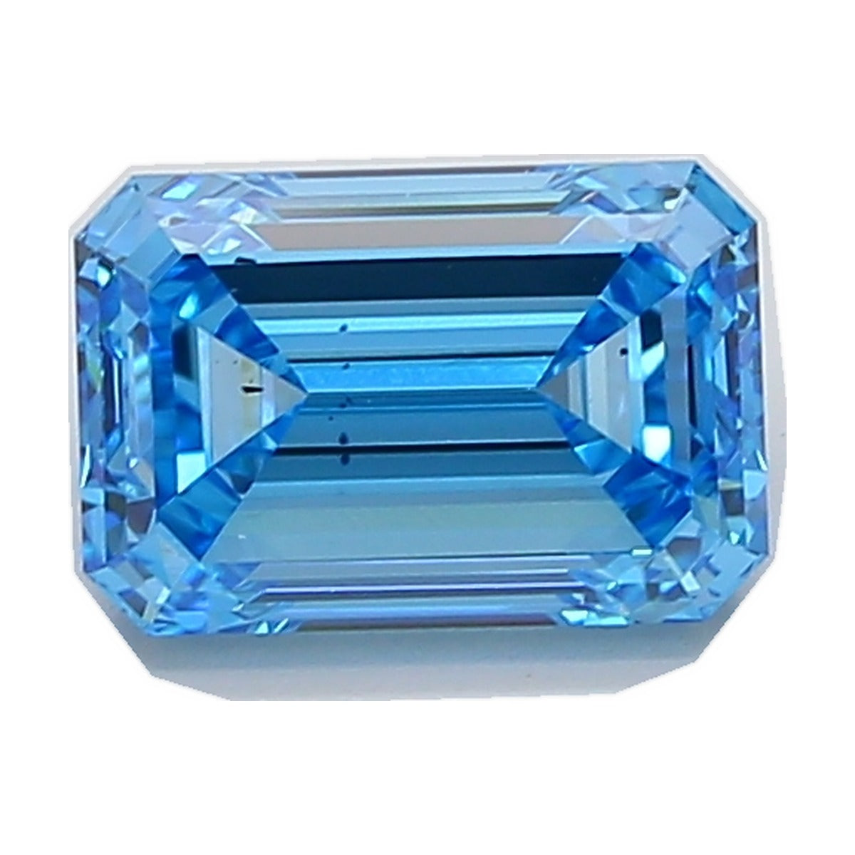3.50 ct emerald lab-grown diamond, fancy vivid blue, VS2 clarity, IGI certified, still from its 360° video