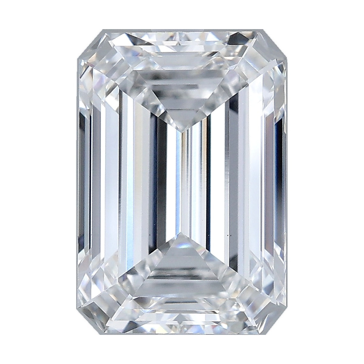 4.52 ct emerald lab-grown diamond, D color, VS1 clarity, IGI certified, still from its 360° video