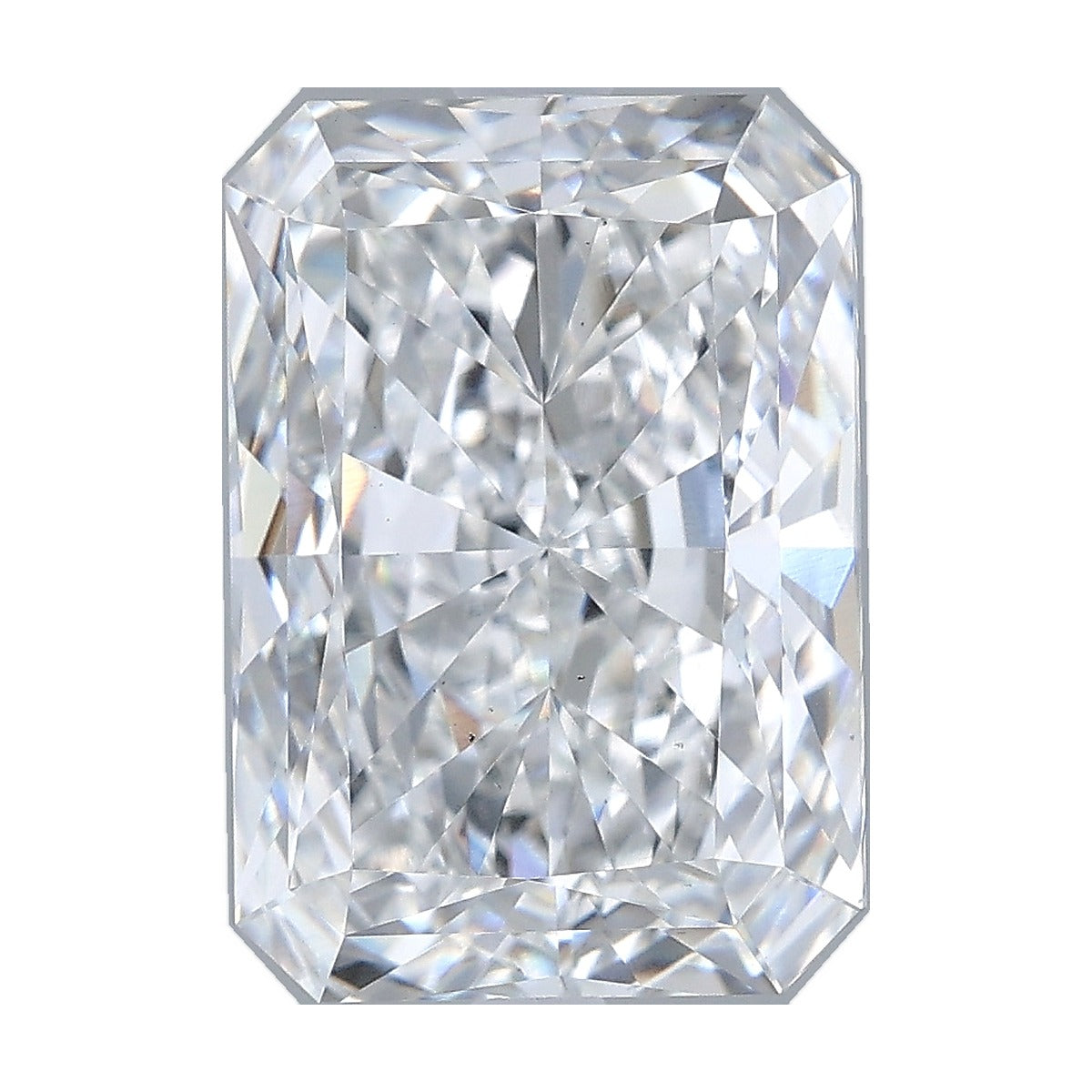 4.53 ct radiant lab-grown diamond, E color, VS2 clarity, IGI certified, still from its 360° video