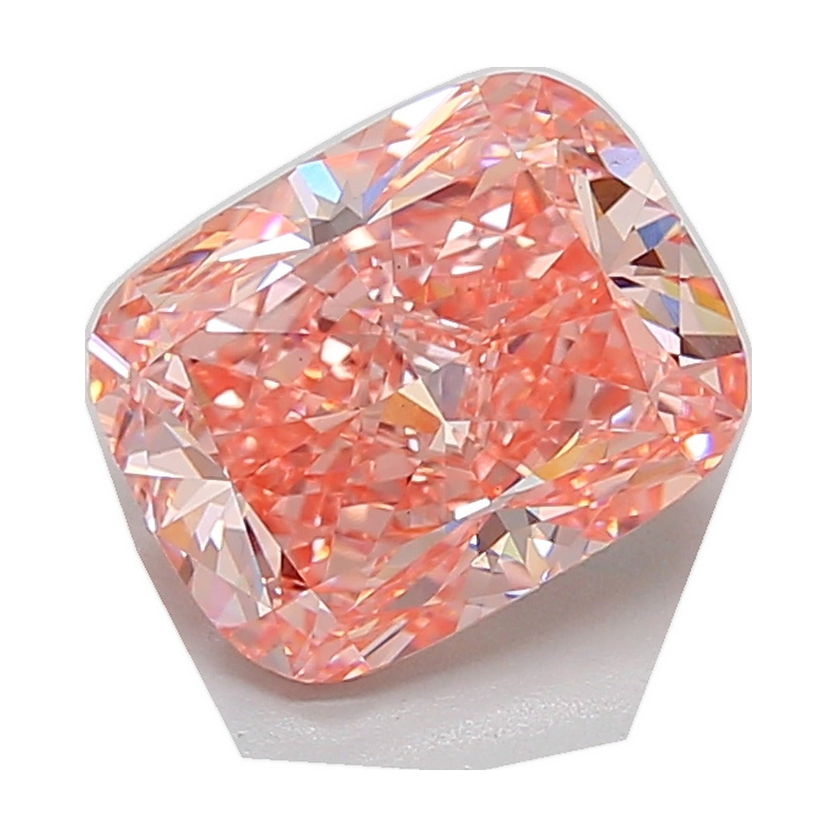 4.57 ct elongated cushion lab-grown diamond, fancy vivid pink, VS1 clarity, IGI certified, still from its 360° video