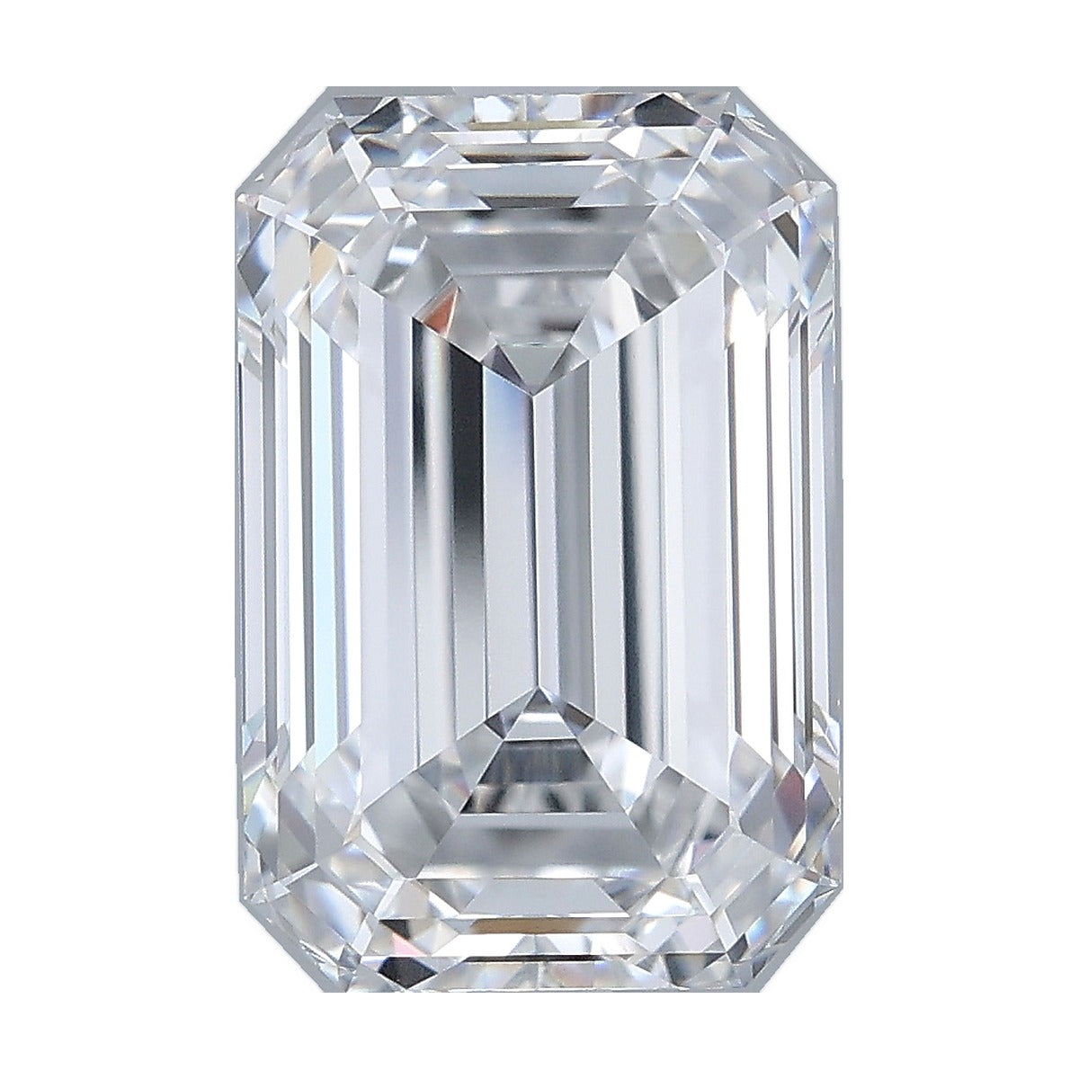 4.58 ct emerald lab-grown diamond, D color, VVS1 clarity, IGI certified, still from its 360° video