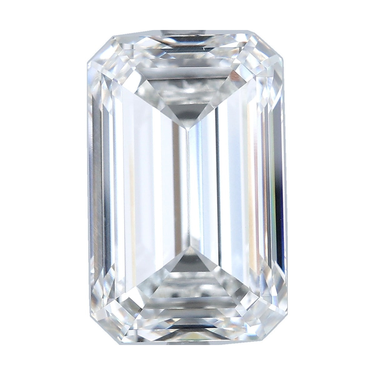 9.09 ct emerald lab-grown diamond, F color, VVS2 clarity, IGI certified, still from its 360° video