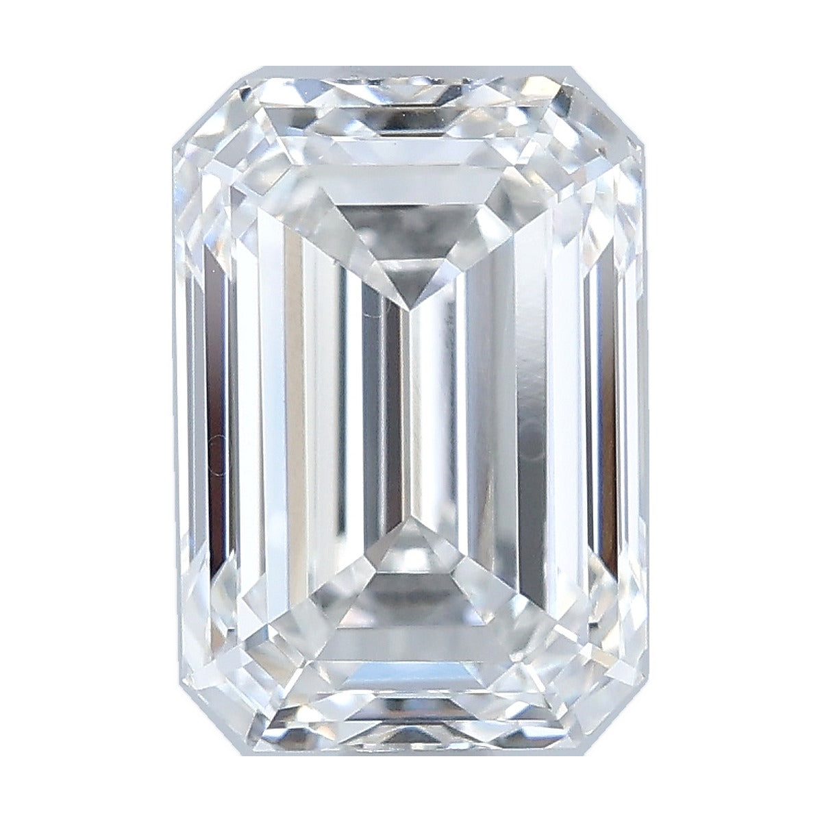 2.08 ct emerald lab-grown diamond, F color, VVS2 clarity, IGI certified, still from its 360° video
