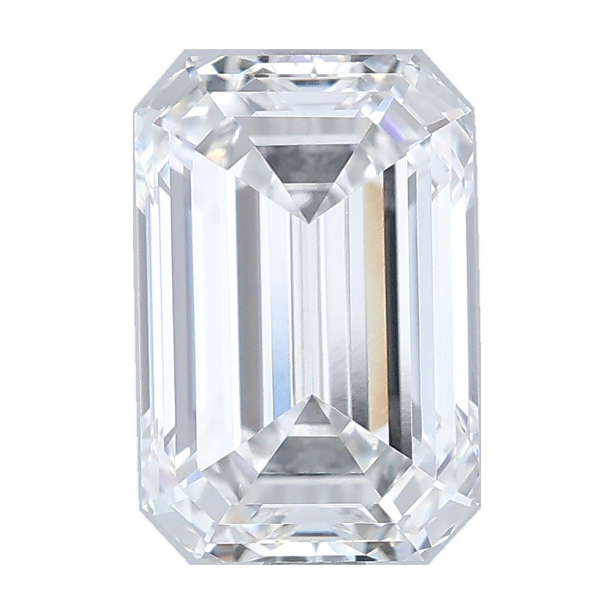 2.71 ct emerald lab-grown diamond, E color, VVS2 clarity, IGI certified, still from its 360° video