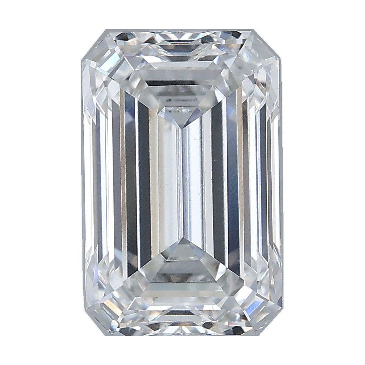 3.53 ct emerald lab-grown diamond, F color, VVS2 clarity, IGI certified, still from its 360° video