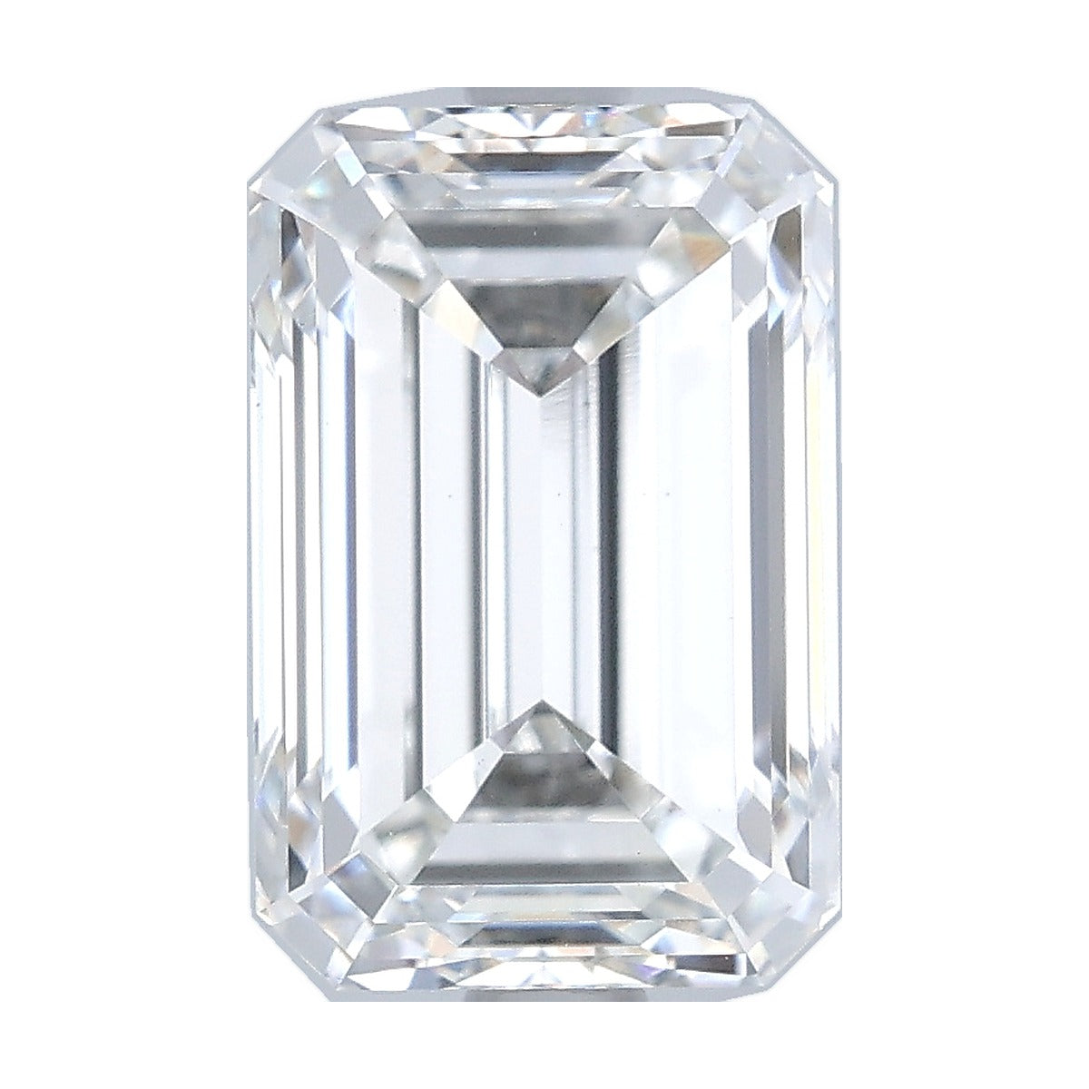 3.76 ct emerald lab-grown diamond, E color, VS1 clarity, IGI certified, still from its 360° video