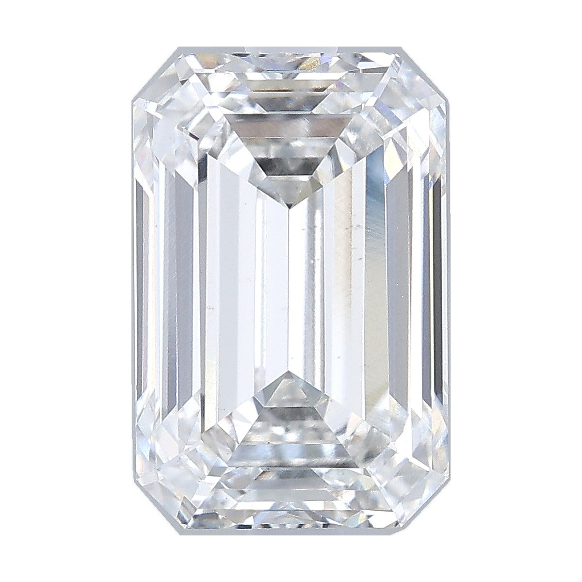 3.85 ct emerald lab-grown diamond, F color, VS1 clarity, IGI certified, still from its 360° video
