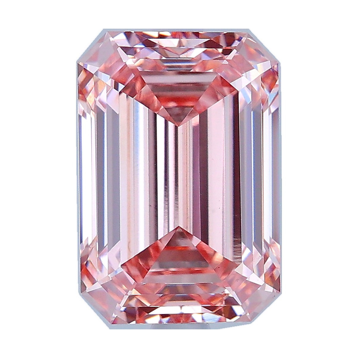 4.03 ct emerald lab-grown diamond, fancy intense pink, VS1 clarity, IGI certified, still from its 360° video