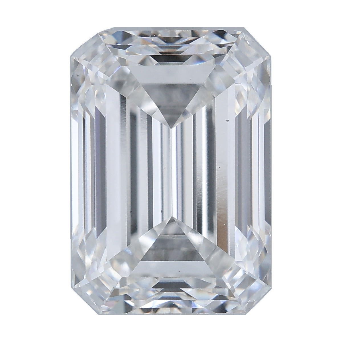 4.13 ct emerald lab-grown diamond, E color, VS1 clarity, IGI certified, still from its 360° video