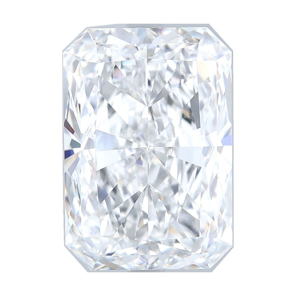 4.35 ct radiant lab-grown diamond, D color, VVS2 clarity, IGI certified, still from its 360° video