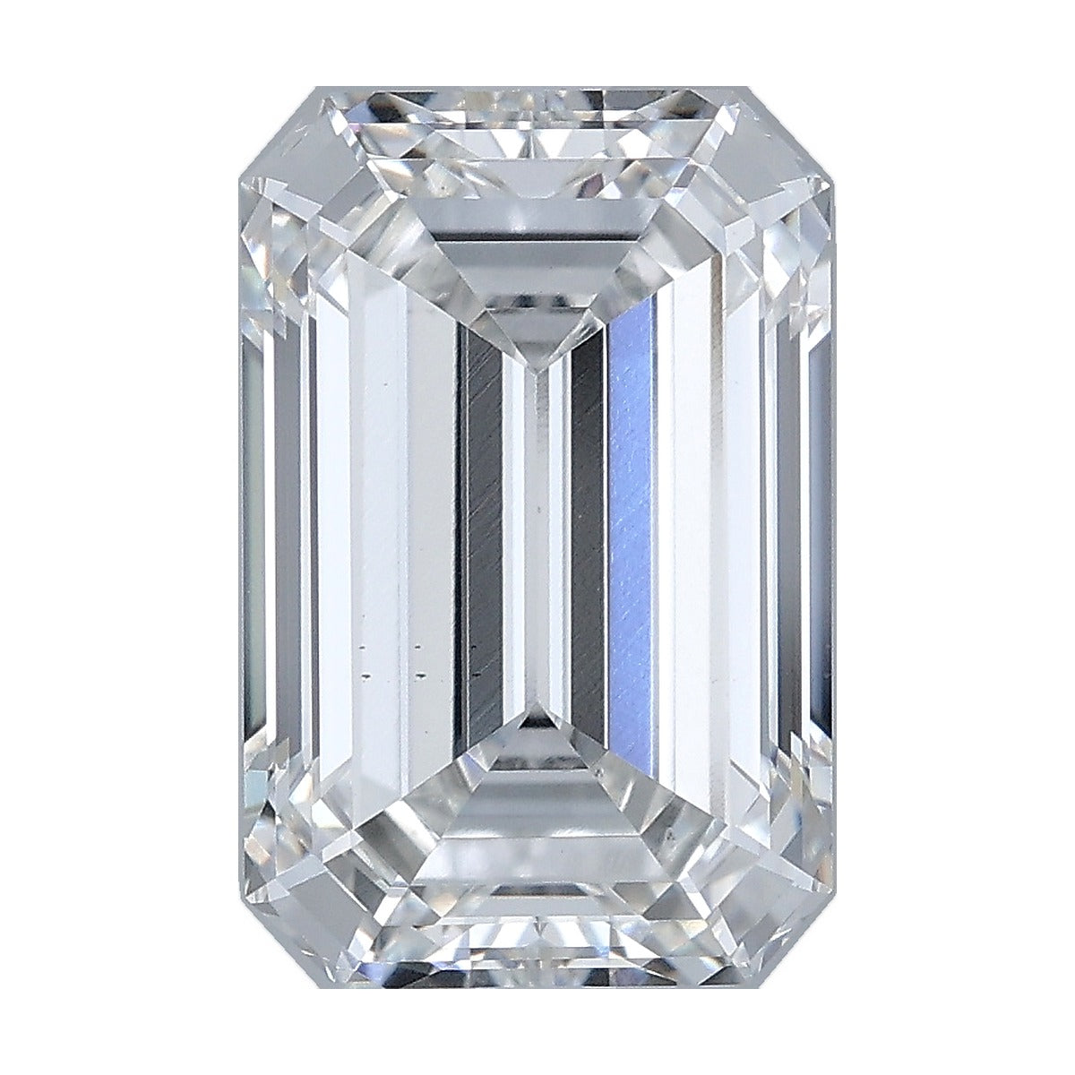 4.50 ct emerald lab-grown diamond, F color, VS2 clarity, IGI certified, still from its 360° video