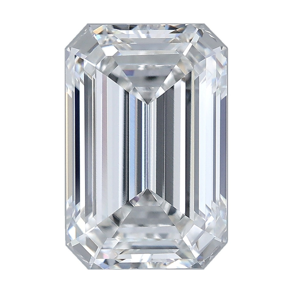 4.52 ct emerald lab-grown diamond, E color, VVS2 clarity, IGI certified, still from its 360° video