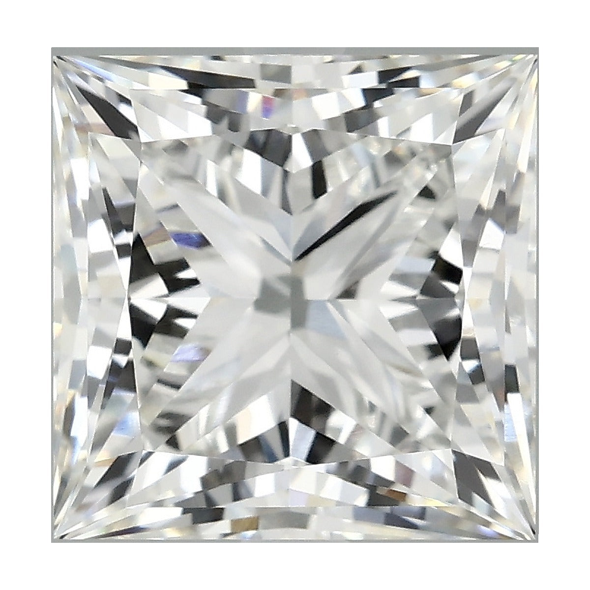 4.57 ct princess lab-grown diamond, F color, VVS2 clarity, IGI certified, still from its 360° video