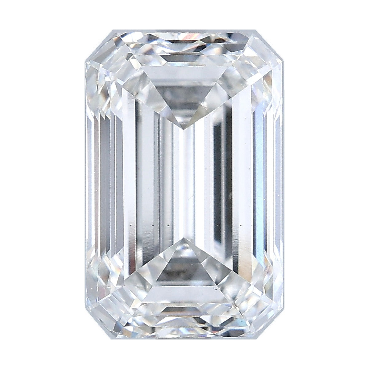 4.58 ct emerald lab-grown diamond, F color, VS1 clarity, IGI certified, still from its 360° video