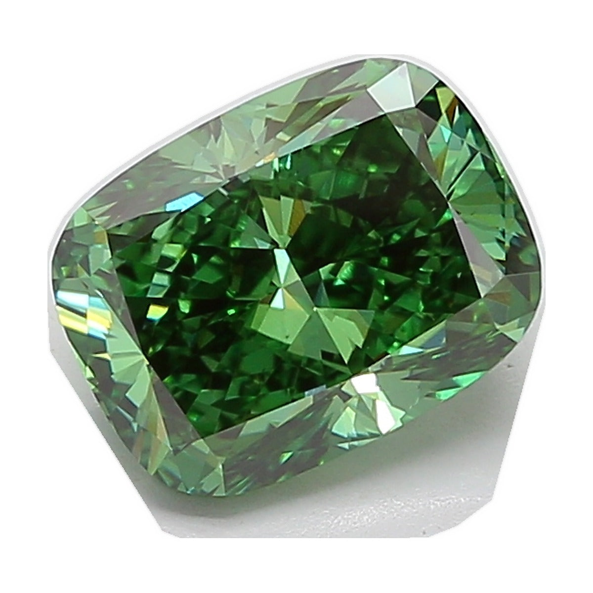 5.03 ct elongated cushion lab-grown diamond, fancy vivid green, VVS2 clarity, IGI certified, still from its 360° video