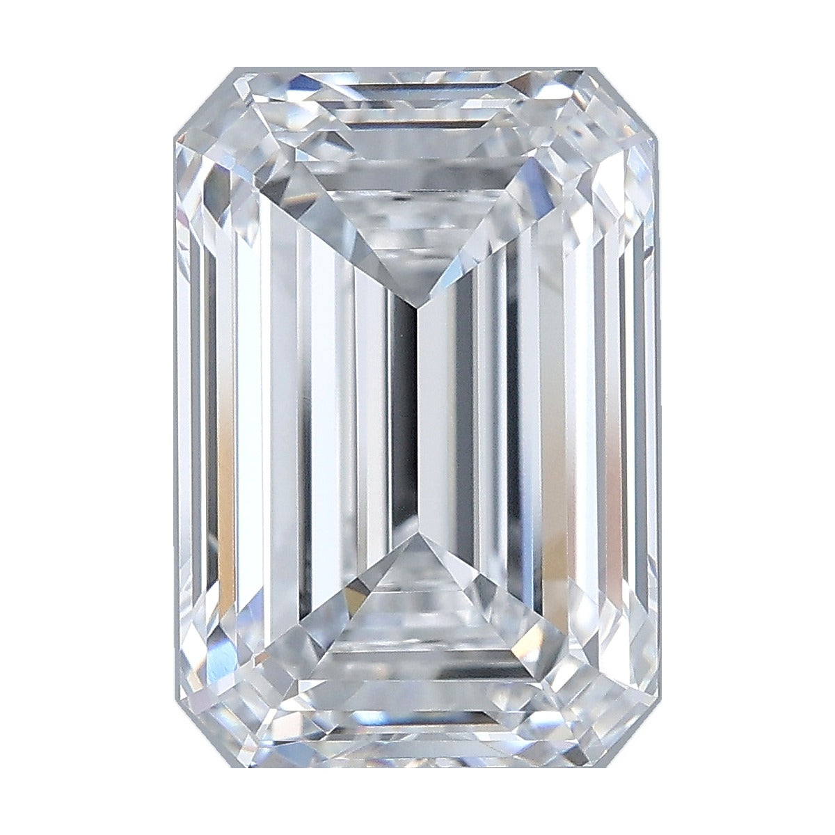 5.04 ct emerald lab-grown diamond, D color, VVS2 clarity, IGI certified, still from its 360° video
