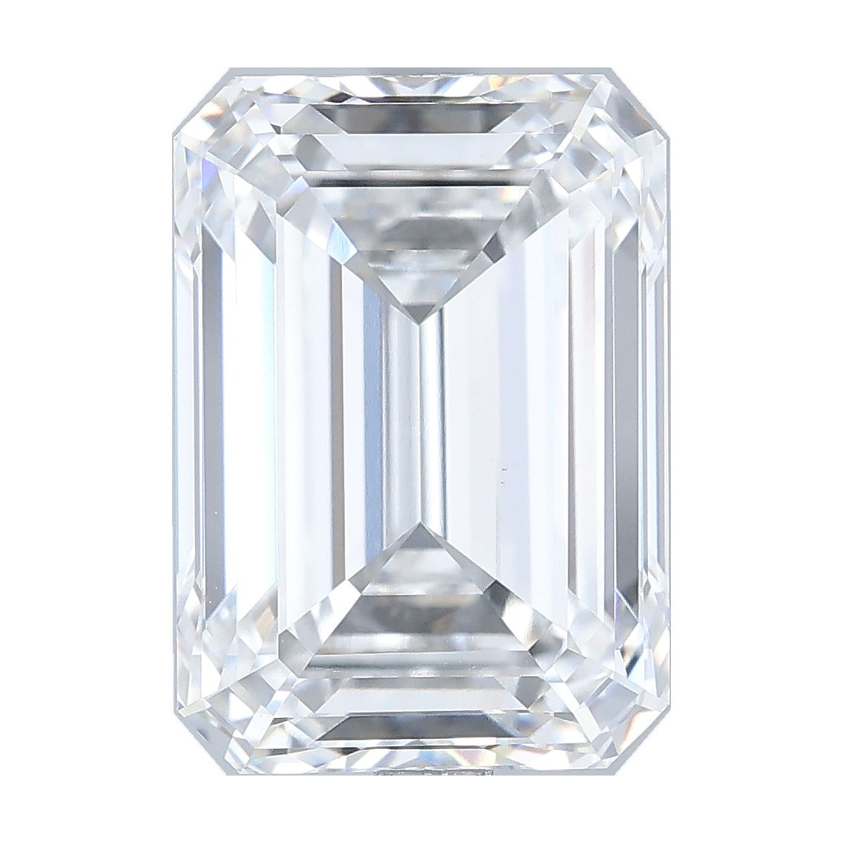 5.72 ct emerald lab-grown diamond, D color, VS1 clarity, IGI certified, still from its 360° video