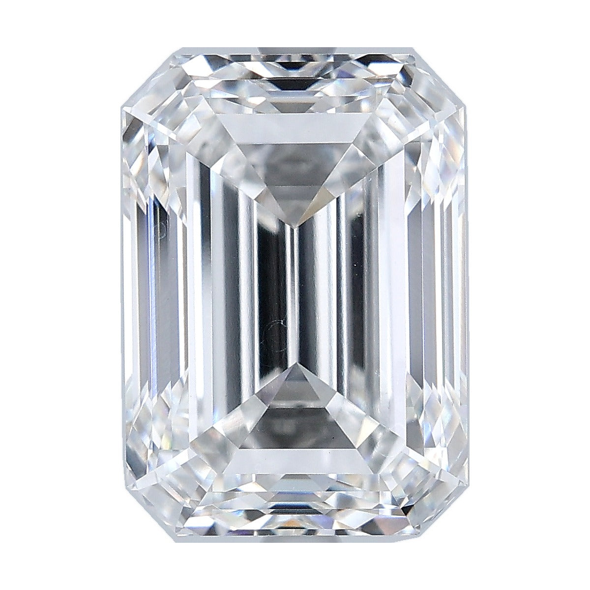 7.15 ct emerald lab-grown diamond, E color, VVS2 clarity, IGI certified, still from its 360° video